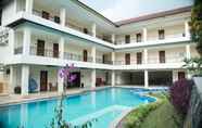 Kolam Renang 3 Ole Suites Cottage