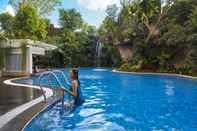 Swimming Pool Jambuluwuk Malioboro Hotel Yogyakarta