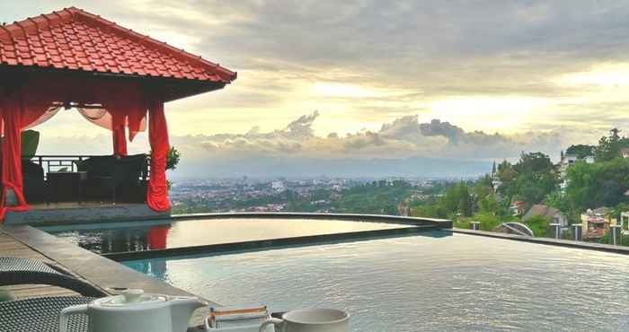 Swimming Pool Dago Highland Resort 