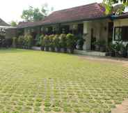 Exterior 3 Ndalem Gamelan Guesthouse