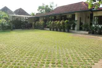 Exterior 4 Ndalem Gamelan Guesthouse