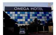 Bên ngoài 2 Omega Hotel Karawang