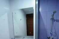 In-room Bathroom Melasa House