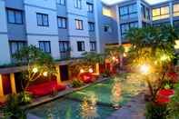 Swimming Pool Hotel Dafam Savvoya Seminyak