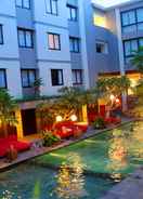 SWIMMING_POOL Hotel Dafam Savvoya Seminyak