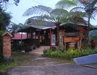 Lobby 2 Highland Resort & Nature Tours