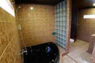 Toilet Kamar Highland Resort & Nature Tours