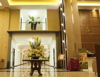 Lobby 2 Borneo Emerald Hotel