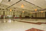 Functional Hall RedDoorz @ Surapati