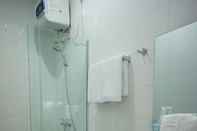 In-room Bathroom Menteng House