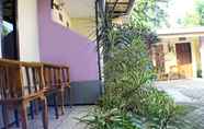 Luar Bangunan 6 Griya Sumber Rejeki Homestay