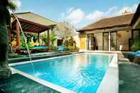 Swimming Pool Antara Villas