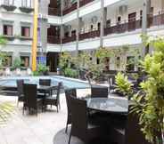 Bên ngoài 2 Sun In Pangandaran Hotel