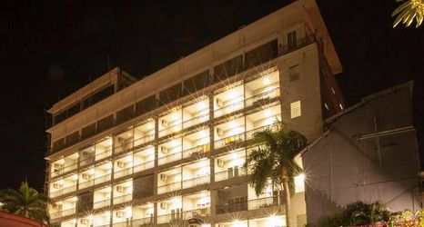 外部的 2 Grand Aquarium Hotel Pangandaran