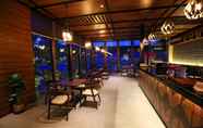 บาร์ คาเฟ่ และเลานจ์ 4 New Surya Hotel 