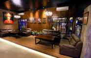 Bar, Kafe dan Lounge 3 New Surya Hotel 