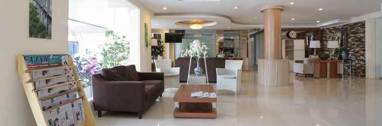 Lobby Ramayana Hotel Makassar