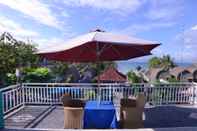 บาร์ คาเฟ่ และเลานจ์ The Tanis Beach Resort