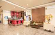 Bar, Cafe and Lounge 4 Grand Asia Hotel Makassar