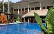 Swimming Pool 3 Central Inn Senggigi