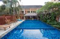 Swimming Pool Central Inn Senggigi