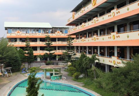 Hồ bơi Surya Indah Hotel and Restaurant
