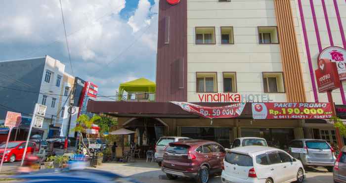 Bên ngoài Vindhika Hotel Pengayoman 