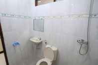 Toilet Kamar Beneyasa Beach Hotel 2