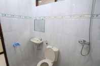 Phòng tắm bên trong Beneyasa Beach Hotel 2