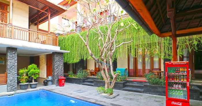 Swimming Pool D'Astri Guest House