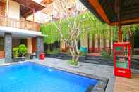 Swimming Pool D'Astri Guest House
