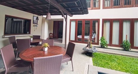 Exterior 2 Sekuta Condo Suites