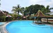 Swimming Pool 7 Hotel Batik Yogyakarta