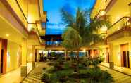 Bên ngoài 4 Bahamas Hotel & Resort 