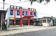 Bangunan 2 OYO 2144 Hotel Rapos