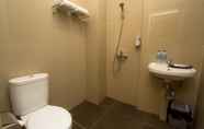 Toilet Kamar 5 Bangka City Hotel