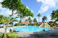 Kolam Renang Parai Beach Resort