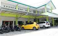 Exterior 4 OYO 2186 Esbe Hotel Syariah