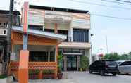 Luar Bangunan 4 OYO 1612 Hotel Central City