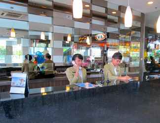 Lobi 2 Hotel 61 Medan