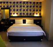 Bedroom 4 Guest Hotel Manggar