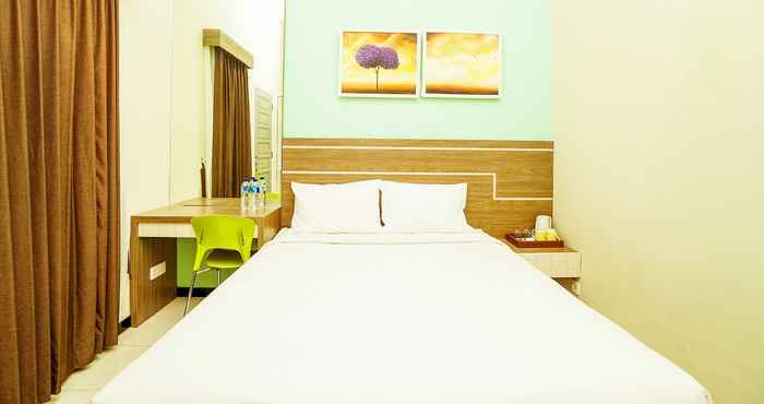 Bedroom Ardhya Guesthouse Syariah by Ecommerceloka