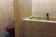 In-room Bathroom Desta Homestay 