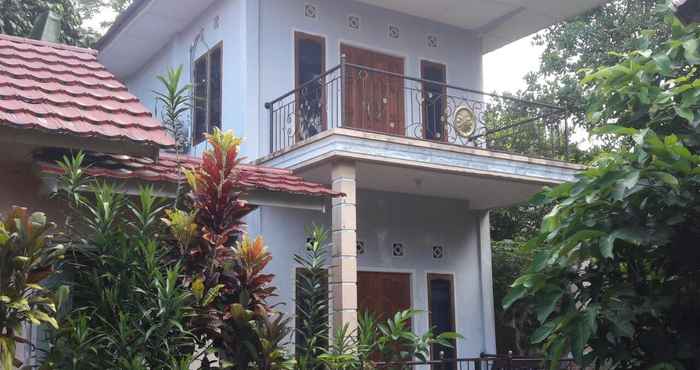 Exterior Desta Homestay 