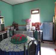 Bedroom 4 Homestay Kelayang Wisata Debby