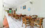 Restoran 4 Sus Budget Hotel Legian