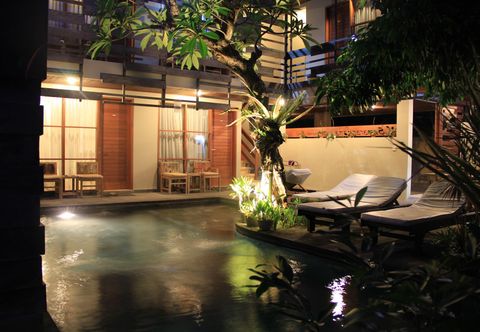 수영장 Semarandana Hotel