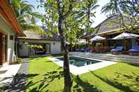 Kolam Renang Villa Sasoon