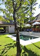 SWIMMING_POOL Villa Sasoon