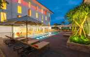 Swimming Pool 5 HARRIS Hotel and Conventions Denpasar Bali